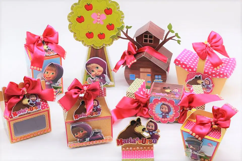 Arquivo de corte masha e urso 1