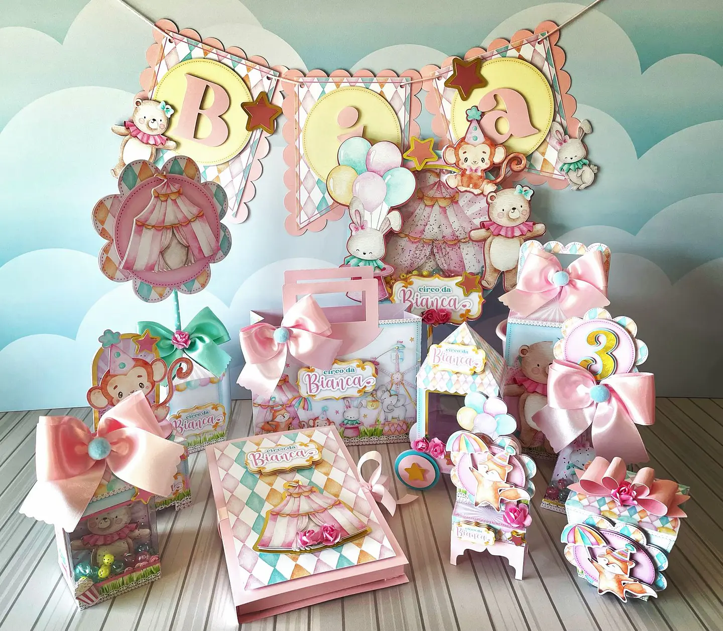 Arquivo de corte circo aquarelado rosa 1