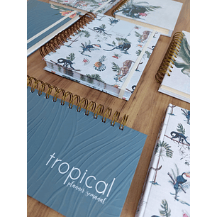 Arquivo encadernação Coleção Tropical Permanente -  Marta Iurkiu