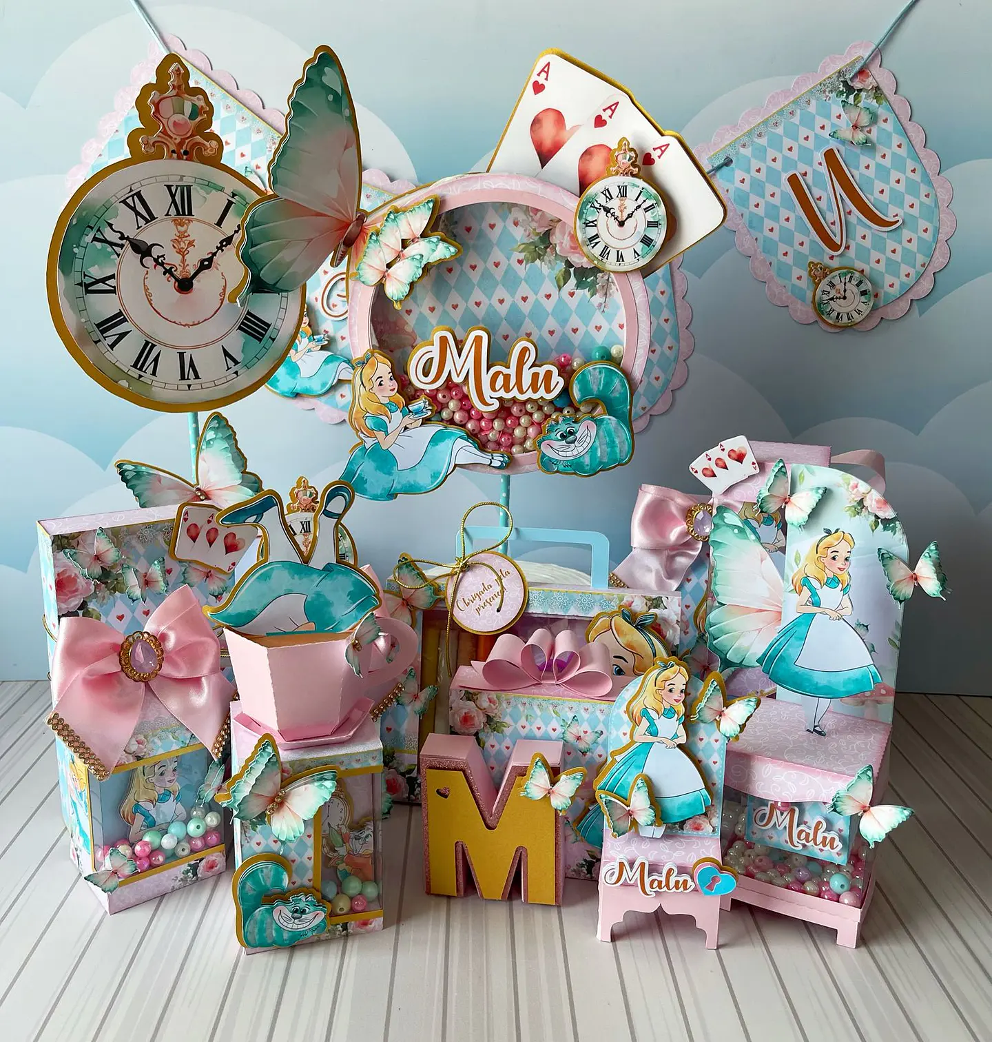 Arquivo de corte alice no país das maravilhas 1