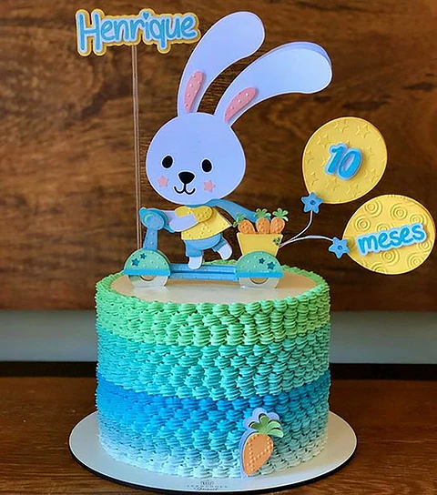 Arquivo Topo de Bolo Páscoa Coelhinho de Patinete - EM CAMADAS