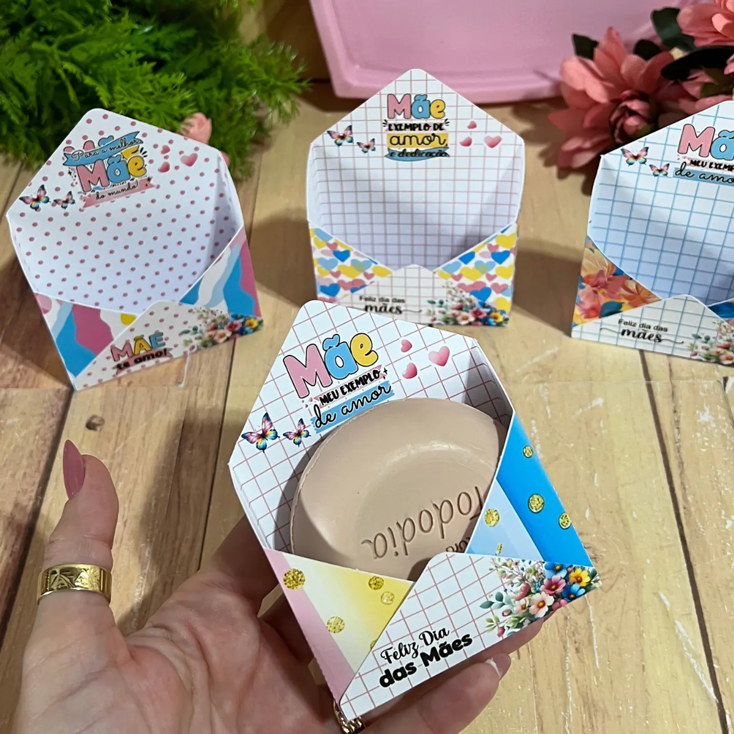 Arquivo Dia das Mães Caixa Envelope Sabonete - GB PERSONALIZADOS 1