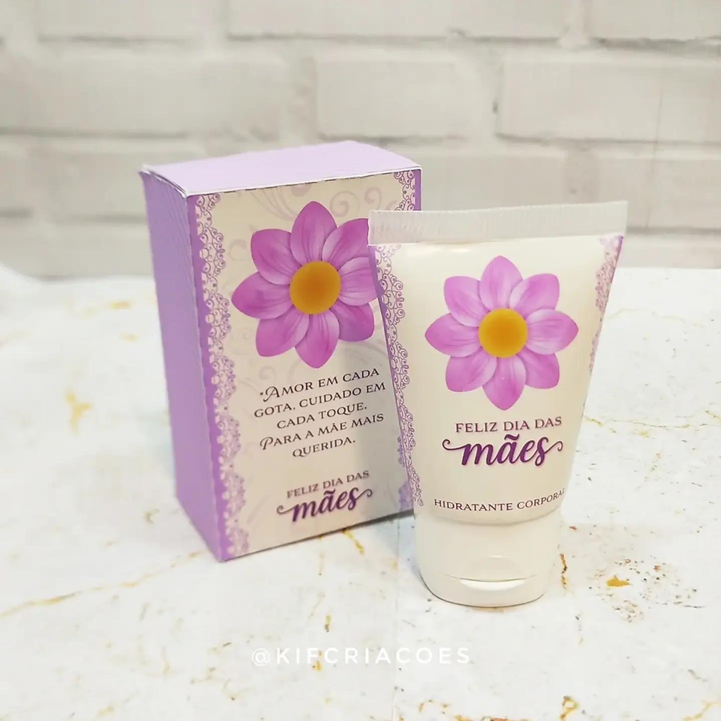 Arquivo Caixa Bisnaga Dia das Mães Flores e Cores  4 CORES - KIF  1