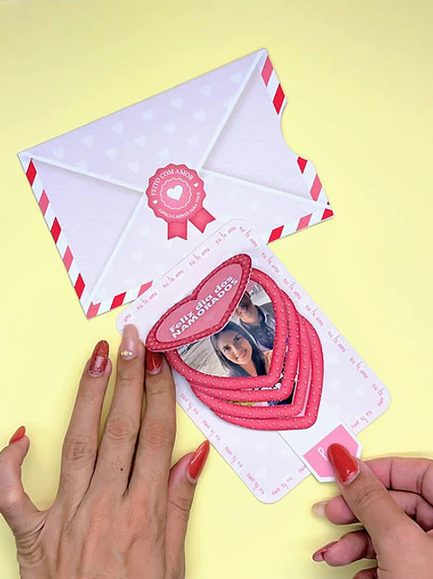 Arquivo Dia dos Namorados Cartão Cascata Coração - FLUIR CRIATIVOA