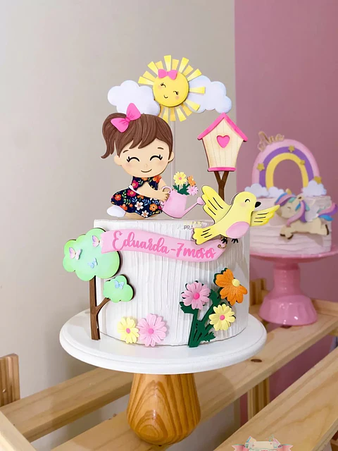 Arquivo Topo de Bolo Menina no Jardim - EM CAMADAS