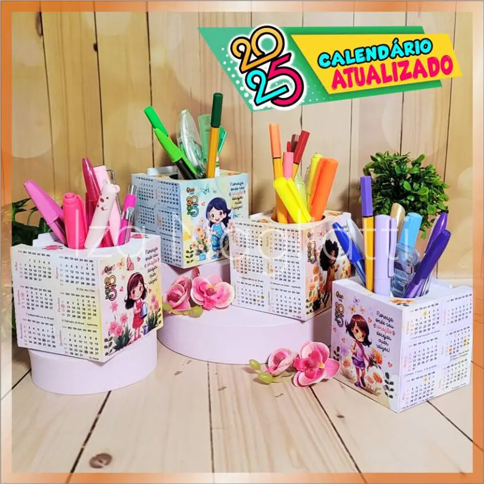 Arquivo 4 modelos de porta caneta e porta bloquinho com calendário 2025 3