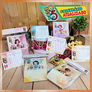 Arquivo 4 modelos de mini calendários de mesa 2025 para lembrancinhas com miolo (meninas)