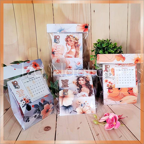 Arquivo Calendário 2025 4 modelos de mini calendários de mesa para lembrancinhas com miolo (mulheres) - iza