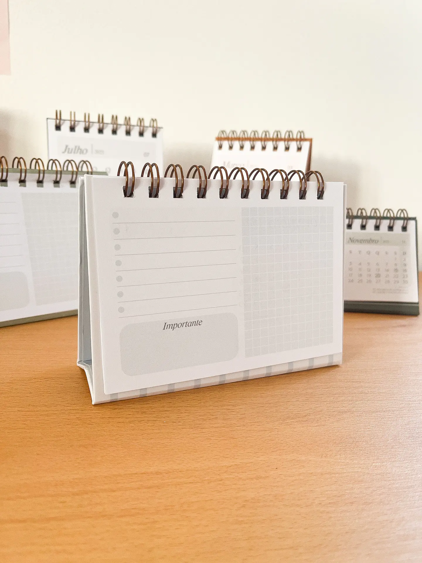 Arquivo Calendários de Mesa 2025 e 2026 - Papel Sorriso 5