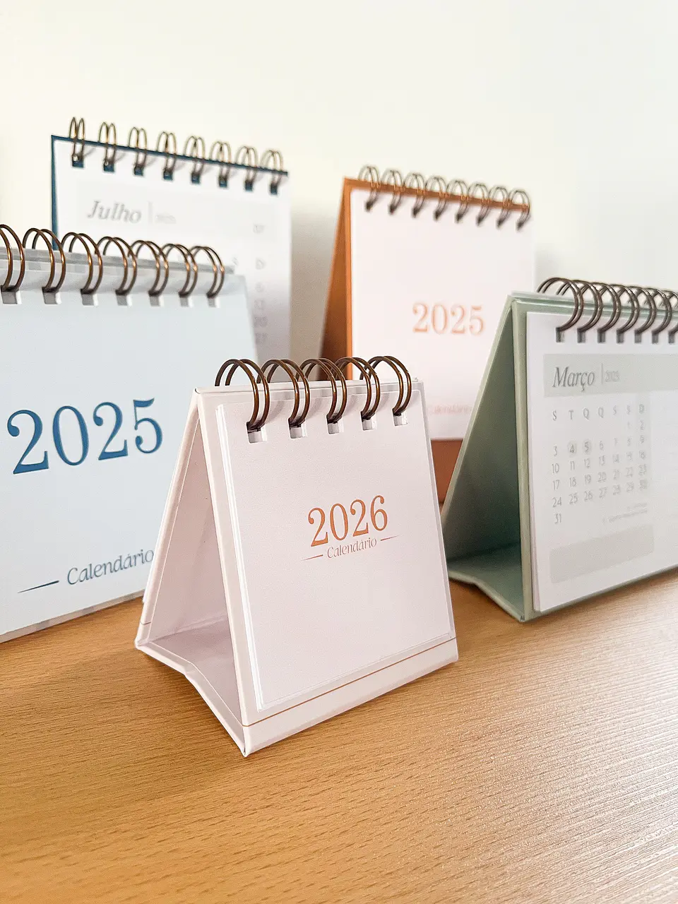 Arquivo Calendários de Mesa 2025 e 2026 - Papel Sorriso 16