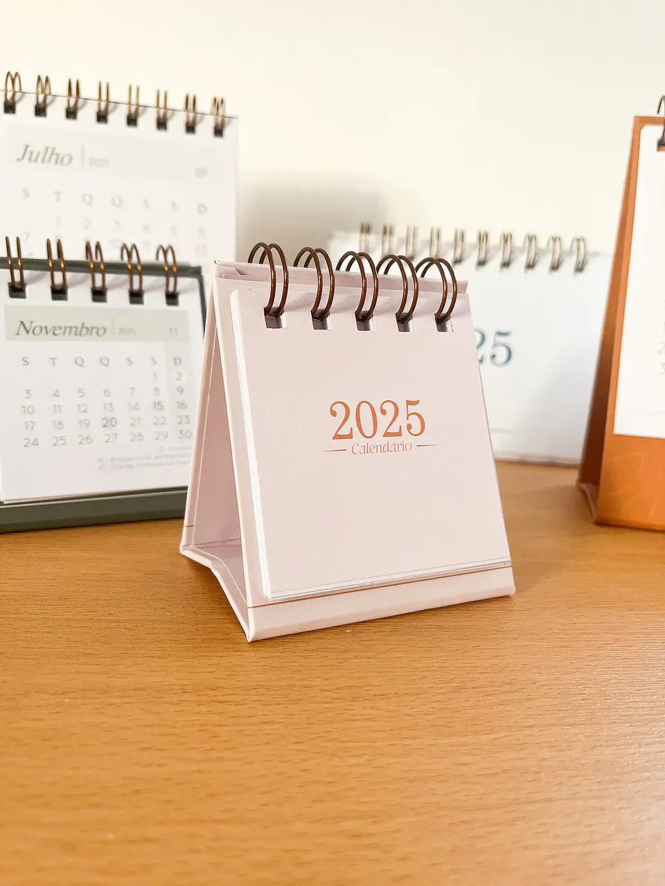 Arquivo Calendários de Mesa 2025 e 2026 - Papel Sorriso 21