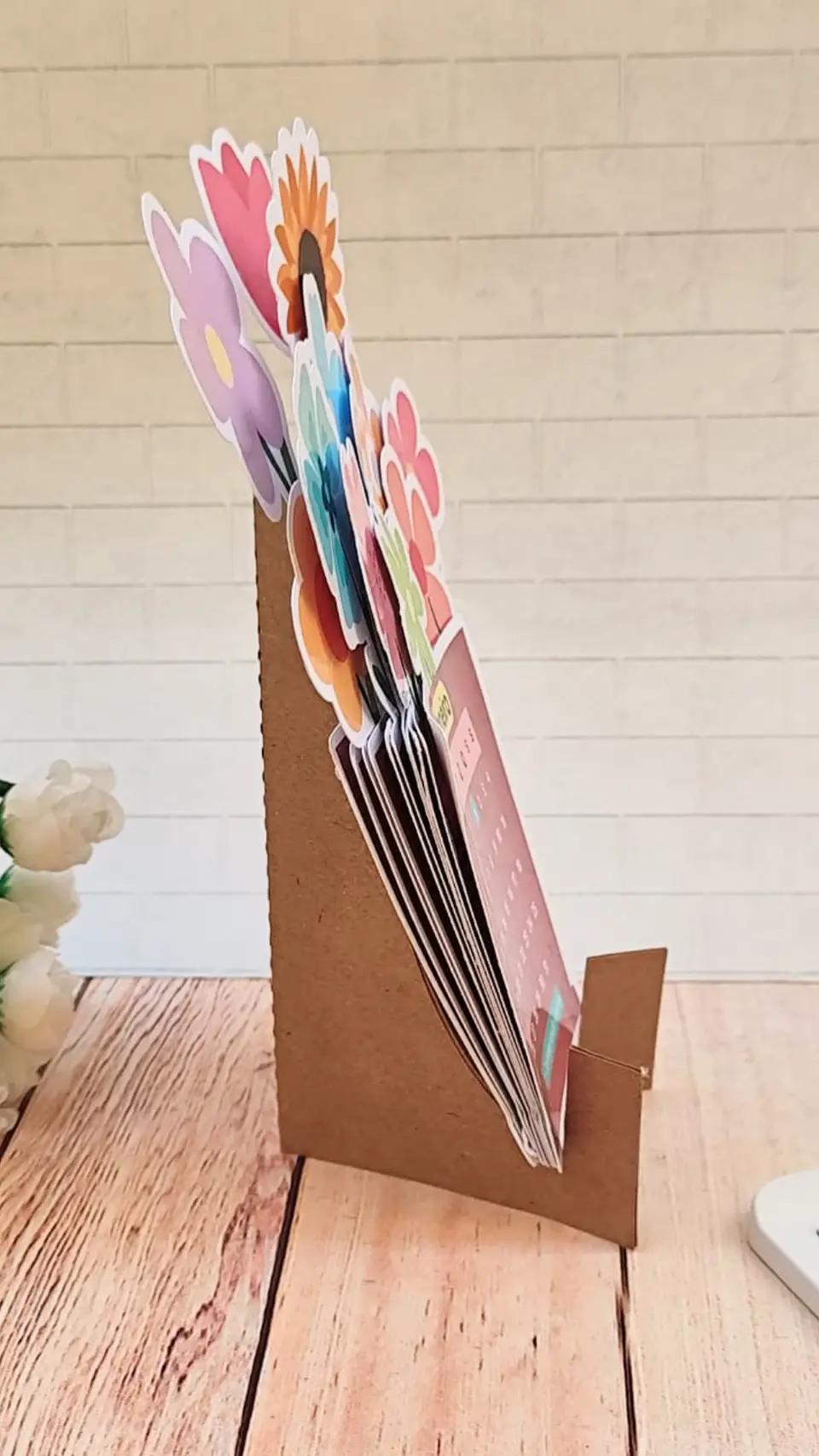 Arquivo Calendário 2025 Jarro de Flores - LOOPINHA 4