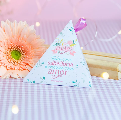 Arquivo dia das mães porta bombom triangular pirâmide - AMARANTTO