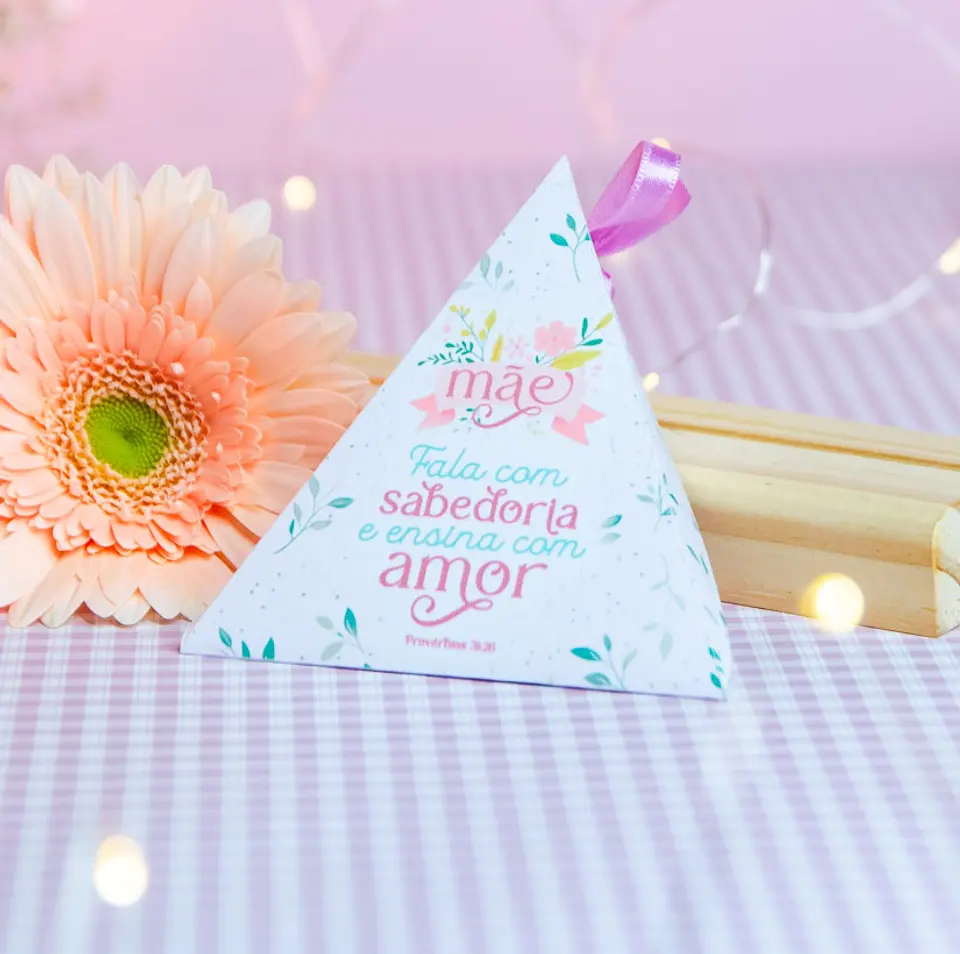 Arquivo dia das mães porta bombom triangular pirâmide - AMARANTTO 1