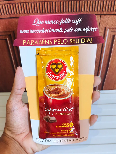 Arquivo dia do trabalhador card copo café sachê - DESENHITOS DA JANA