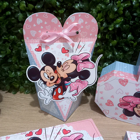 Arquivo dia dos namorados mickey e minnie caixa coração em pé - OVELIN