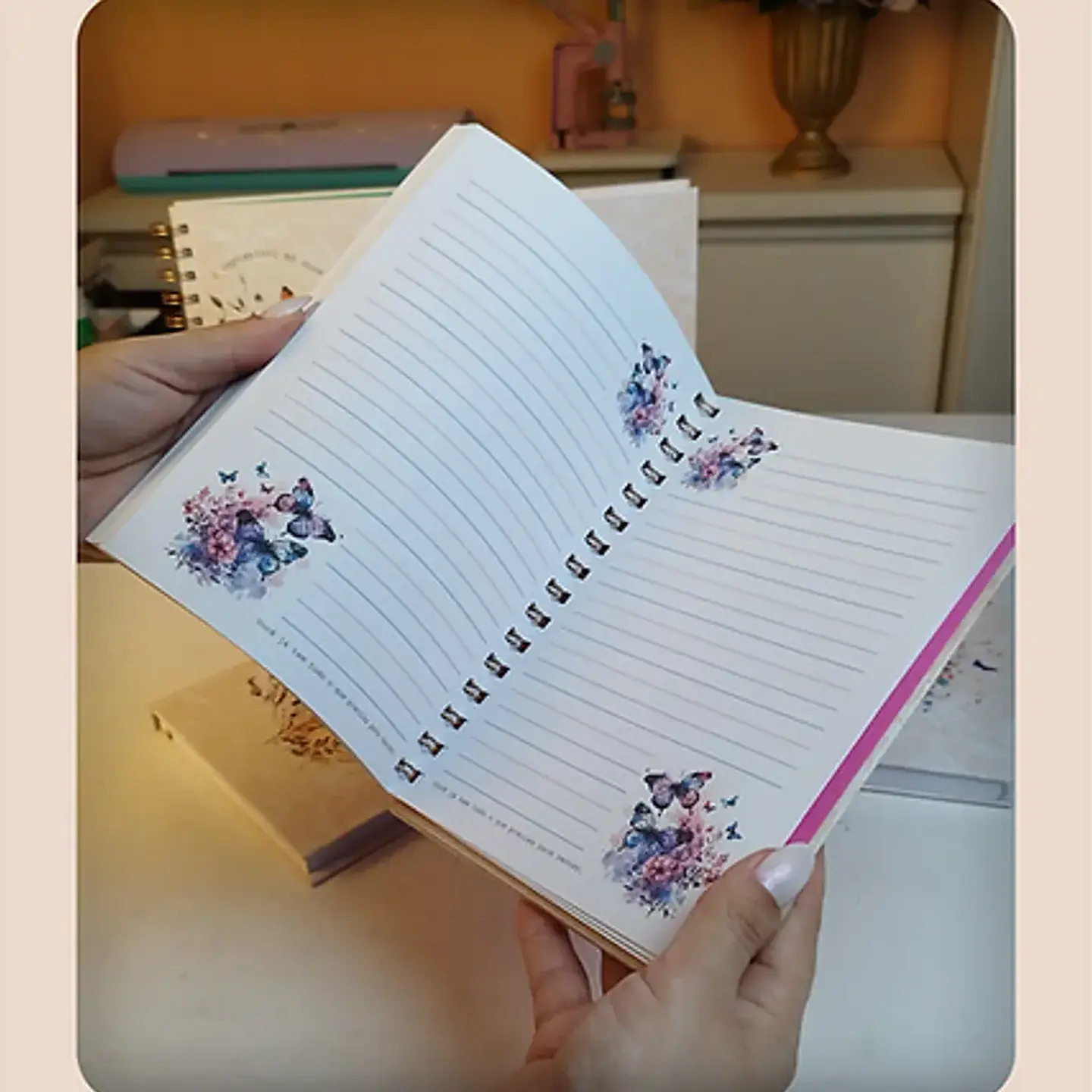 Arquivo Caderno Borboletas Wireo - Perfeito Miolo 3