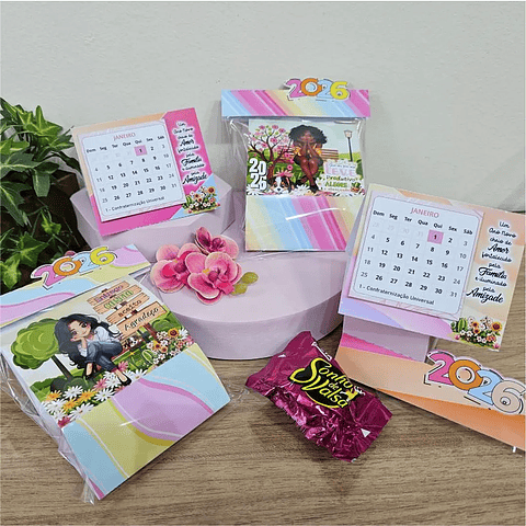 Arquivo Calendário de Mesa Meninas 4 Modelos - Iza Nagliatti