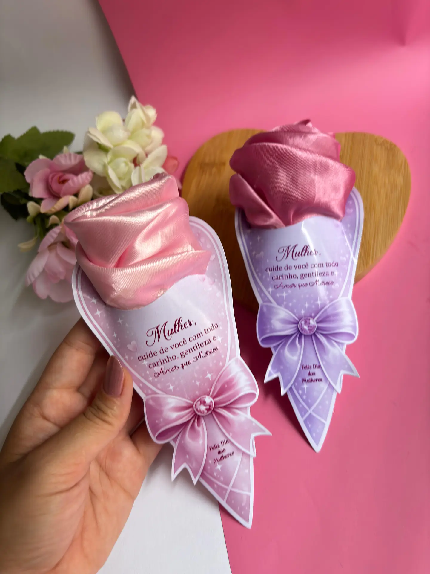 Arquivo Dia da Mulher Card Touca de Cetim 1