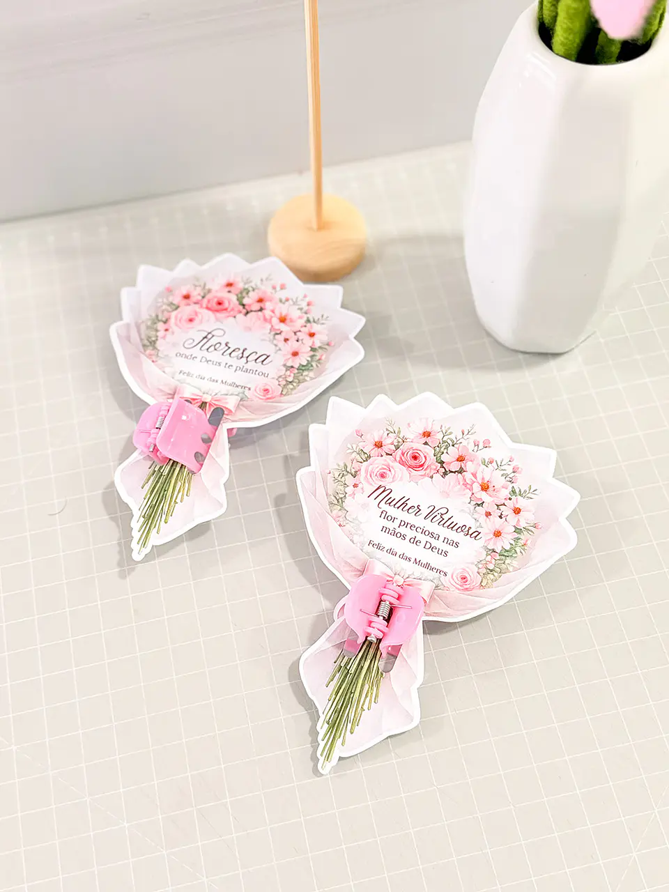 Arquivo Dia da Mulher Card Buquê Presilha 1