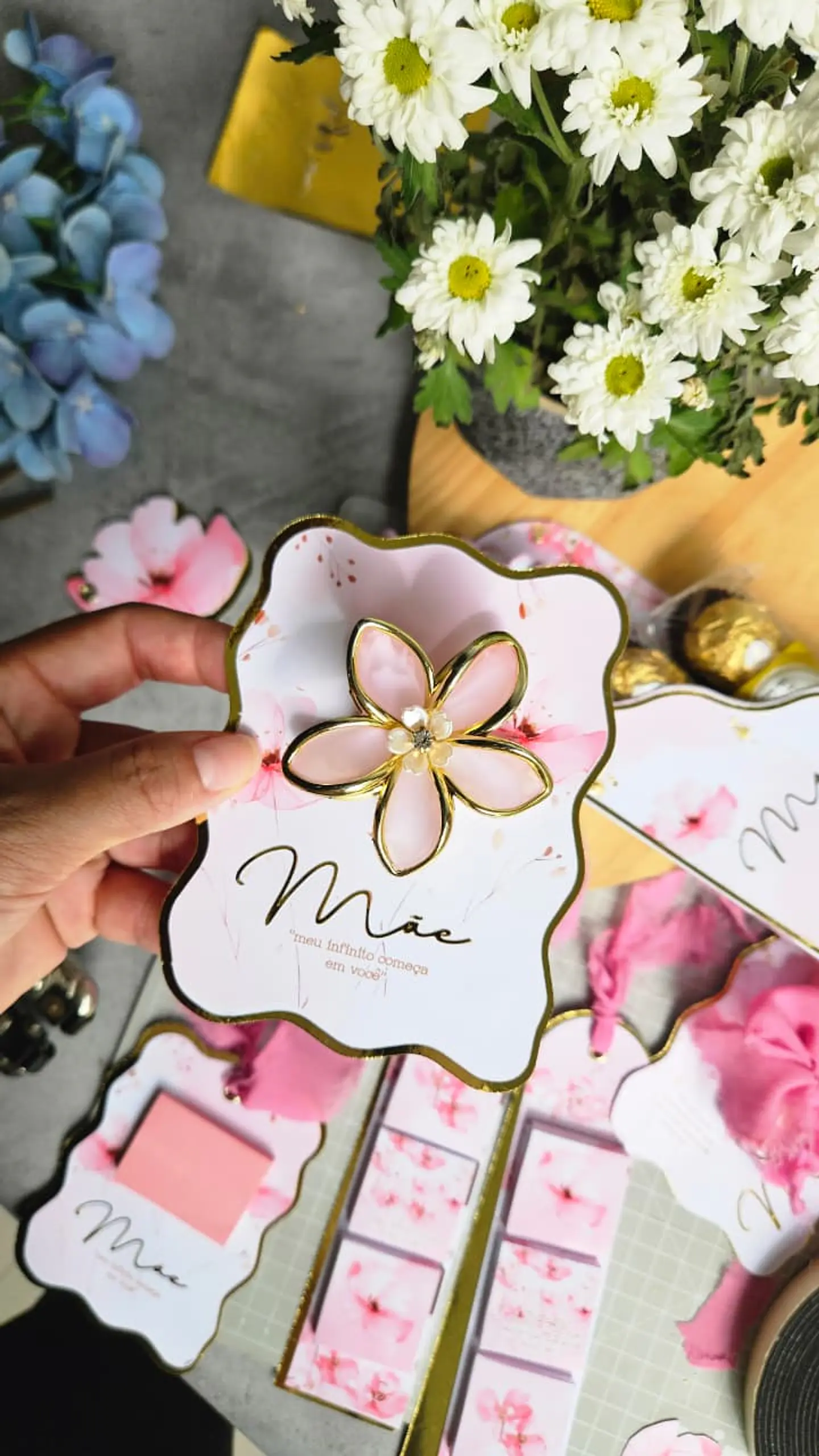 Arquivo Dia das Mães Caixa Flor Buquê 1