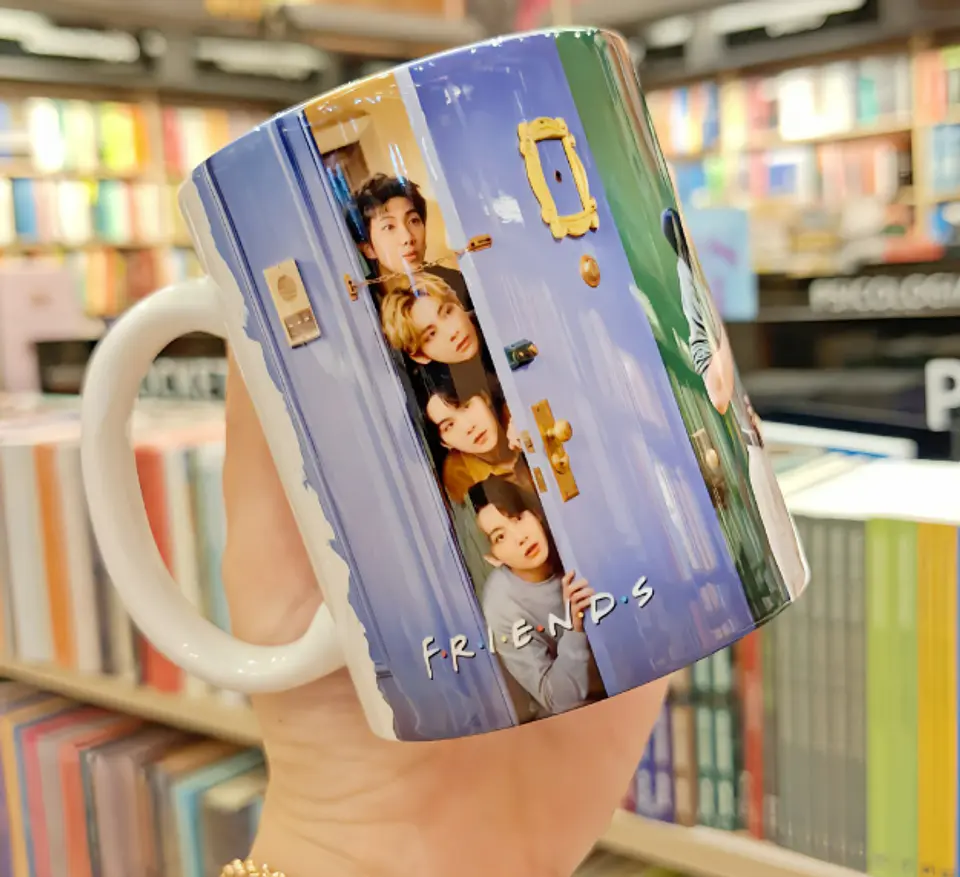 Arquivo Sublimação Caneca BTS versão Friends  1