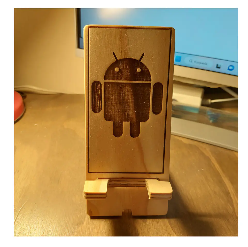 Porta Celular Madera 19 cm alto x 8 cm ancho , madera tratada y grabado Láser 3