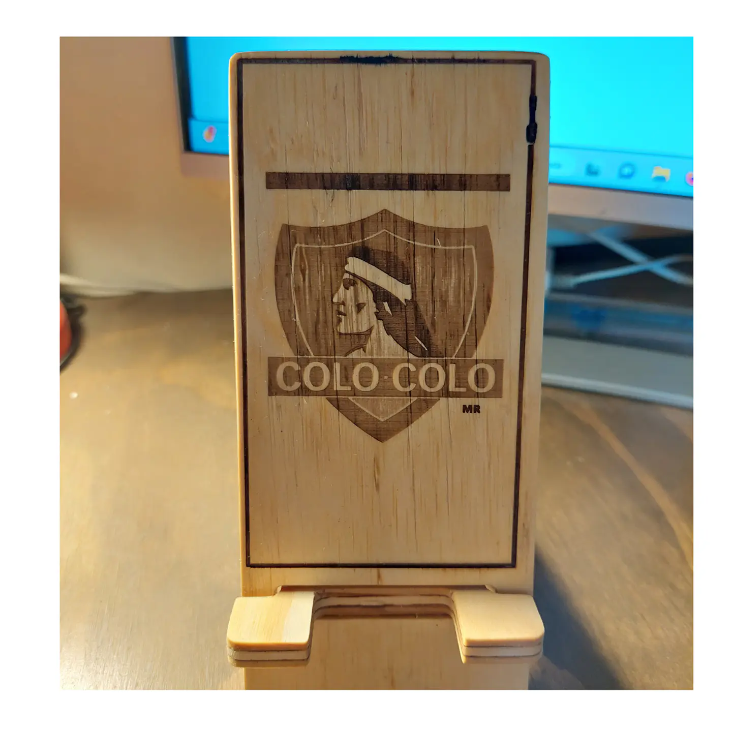 Porta Celular Madera 19 cm alto x 8 cm ancho , madera tratada y grabado Láser 5