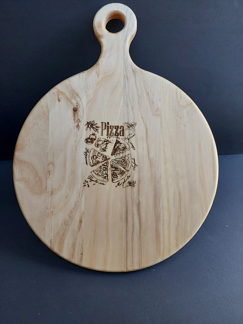 Tabla Pizzas 35 cm diámetro x 45 cm largo tratada y curada Top Oil Grabada Láser