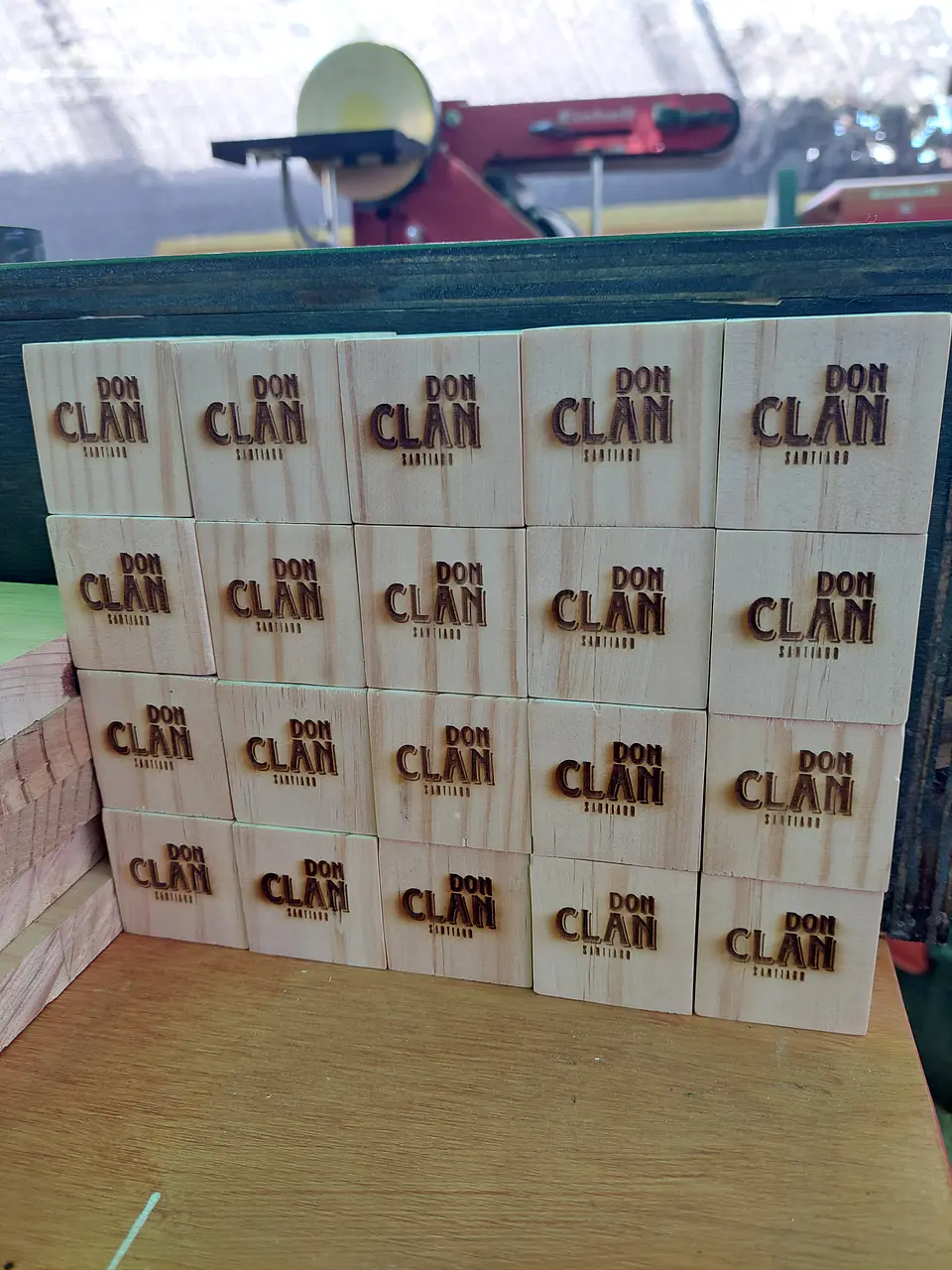 Cubo de Madera con Código QR  8