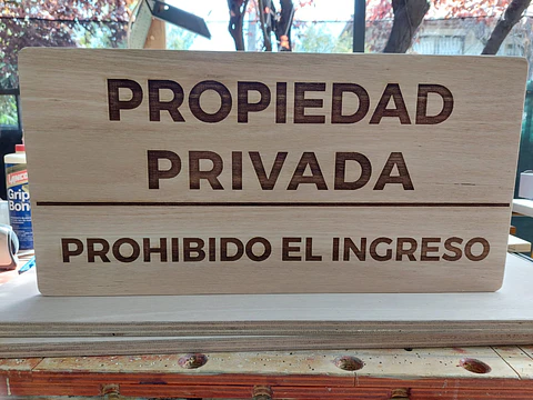 LETRERO MADERA TERCIADO PROPIEDAD PRIVADA - 60 X 30 CM RESISTENTE INTERPERIE