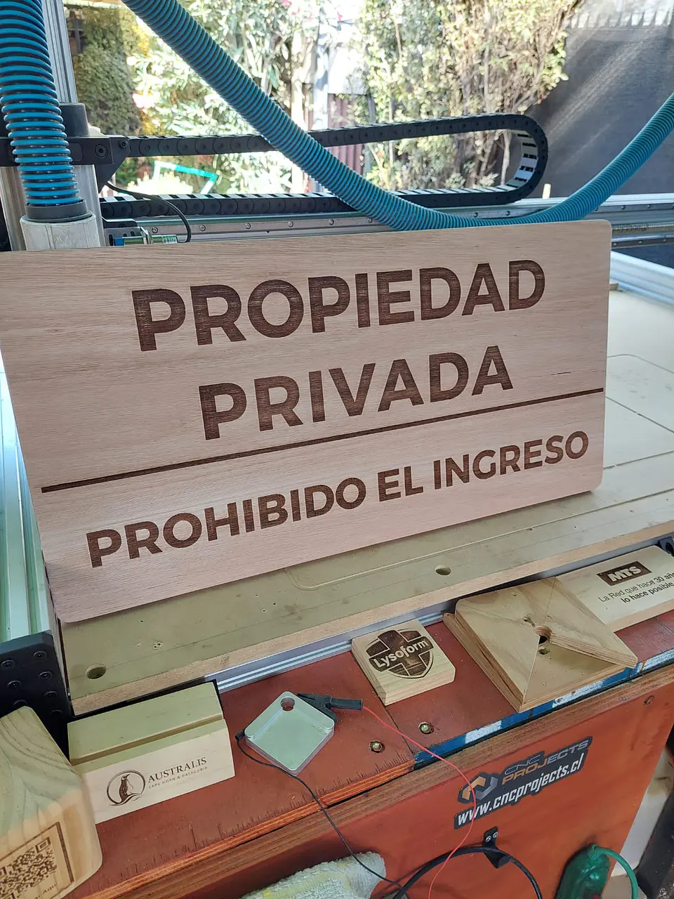 Letreros y Grabados en CNC  Laser y Router Personalizados Cartelería en Madera grabada  7