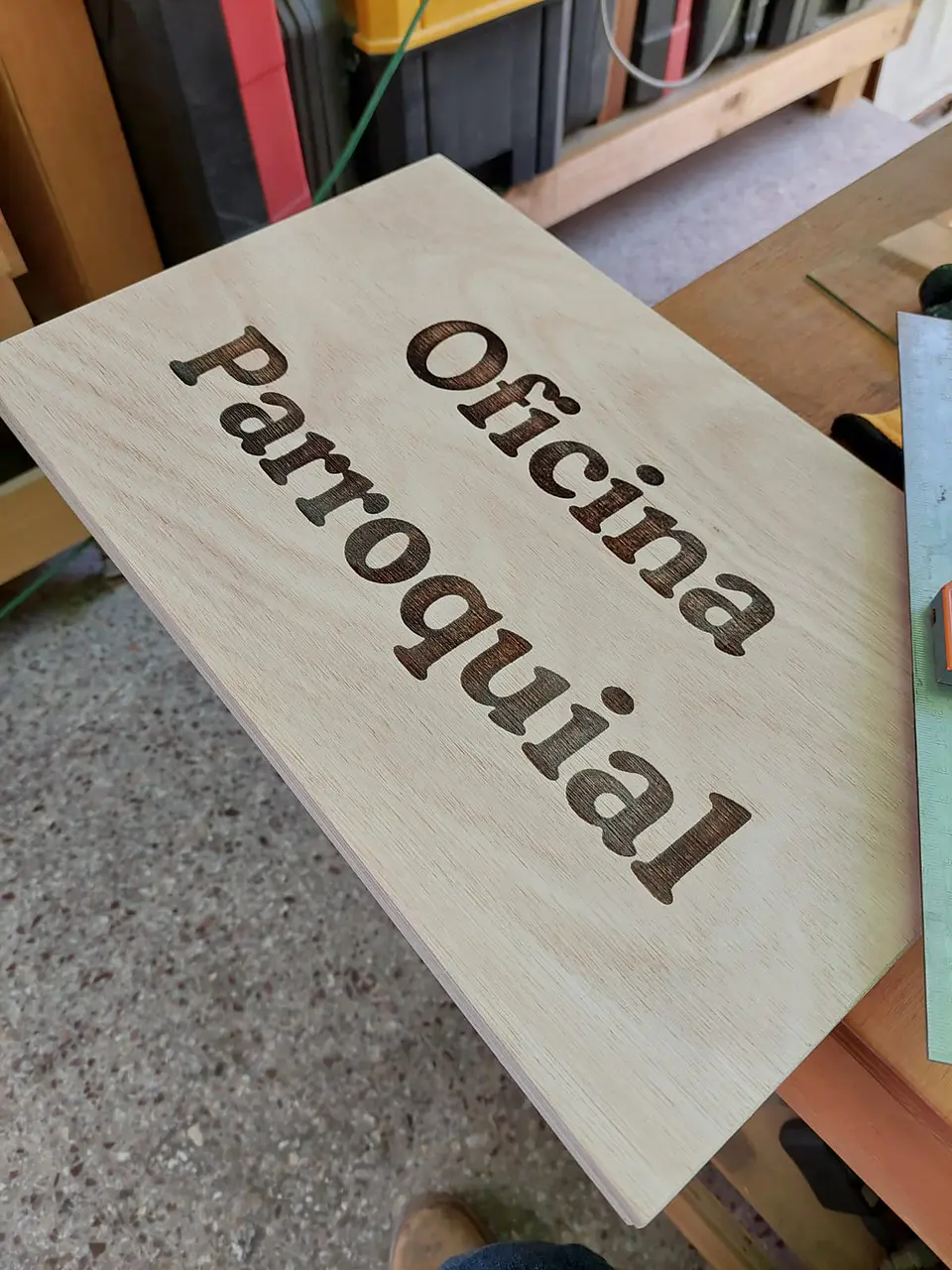 Letreros y Grabados en CNC  Laser y Router Personalizados Cartelería en Madera grabada  23