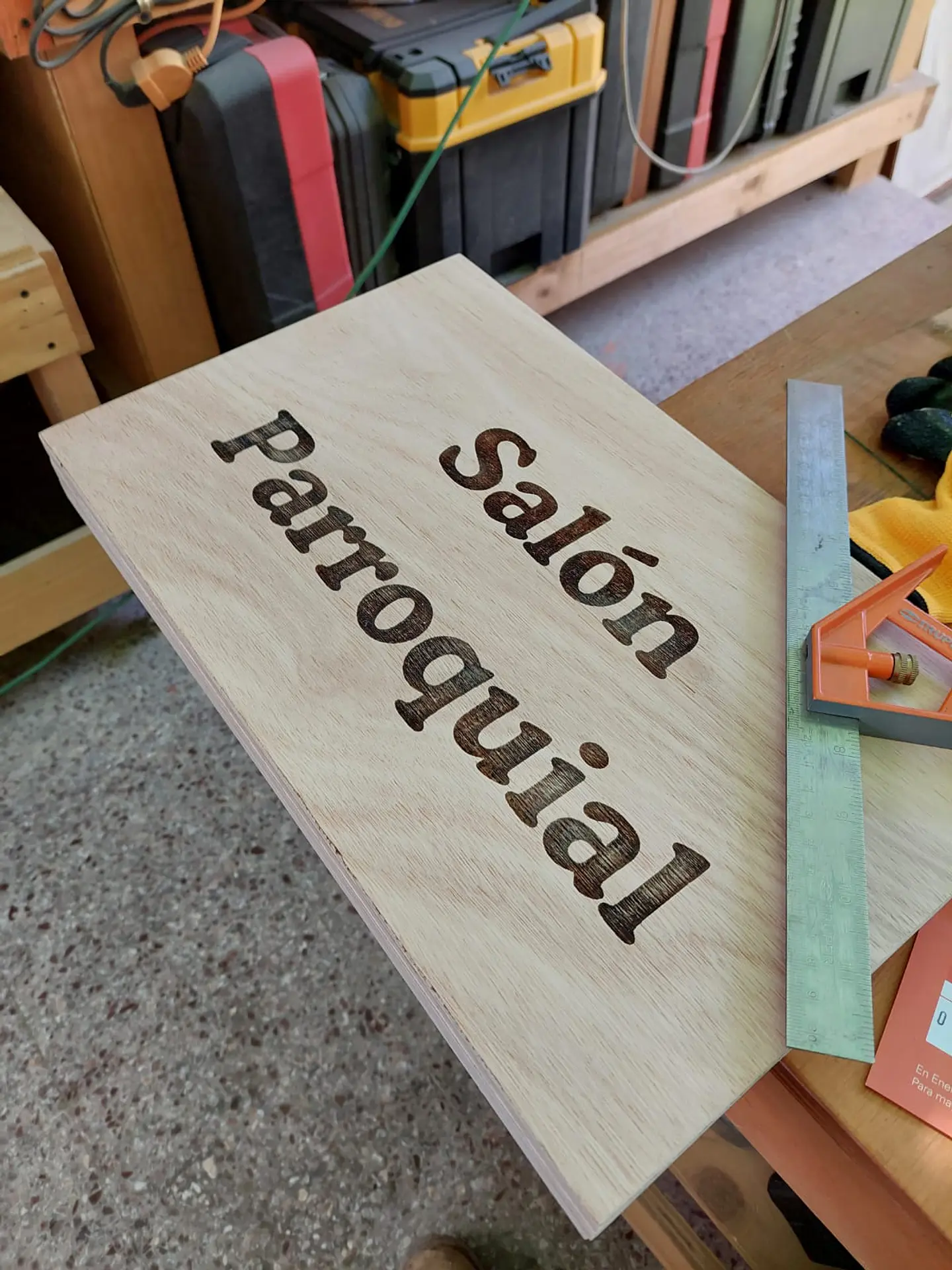 Letreros y Grabados en CNC  Laser y Router Personalizados Cartelería en Madera grabada  24