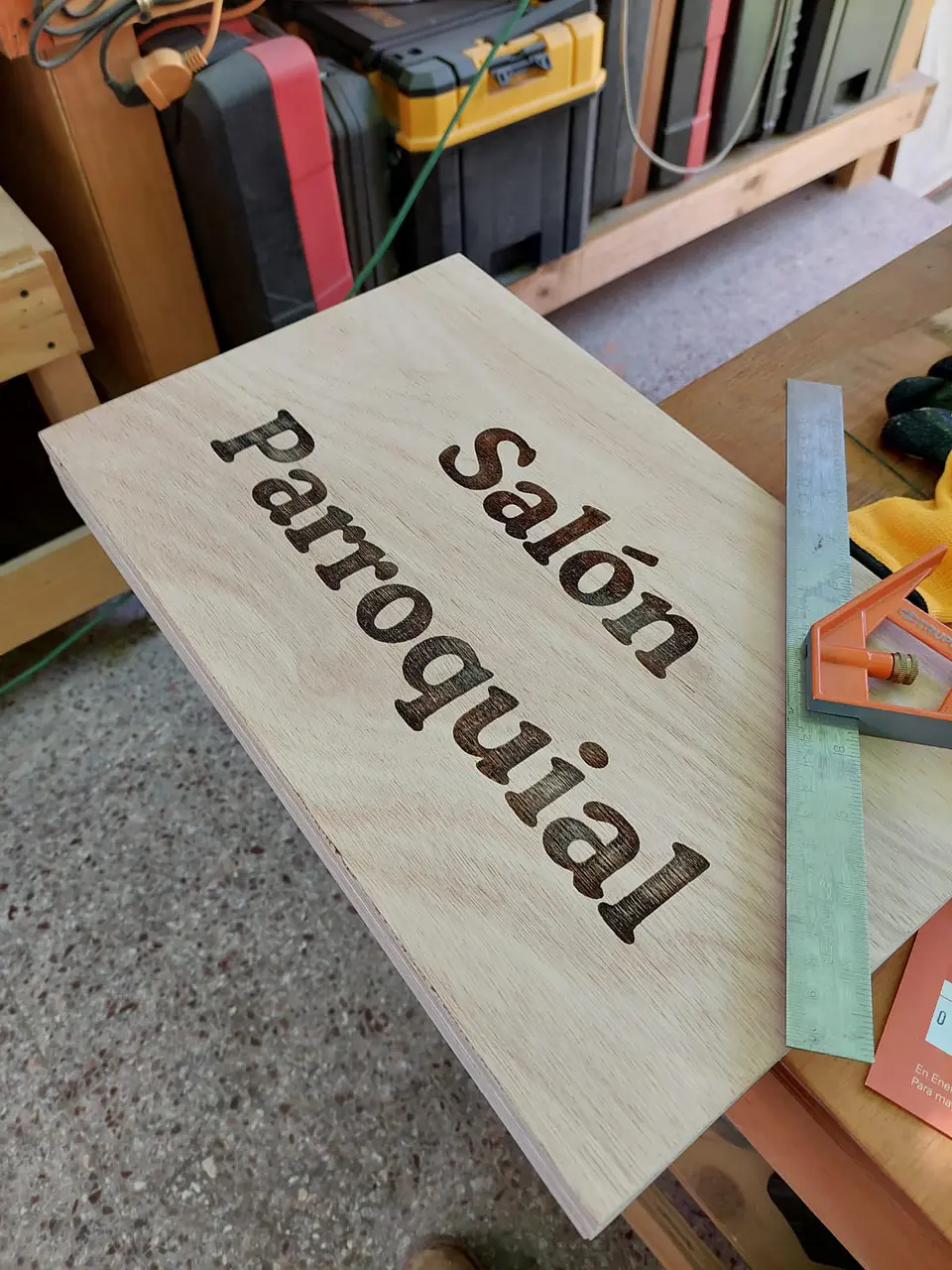 Letreros y Grabados en CNC  Laser y Router Personalizados Cartelería en Madera grabada  24