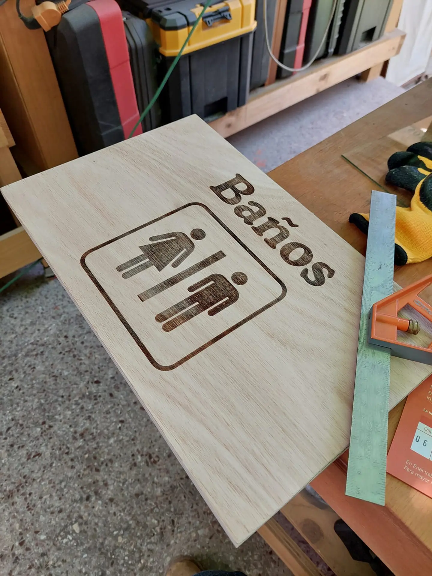 Letreros y Grabados en CNC  Laser y Router Personalizados Cartelería en Madera grabada  25