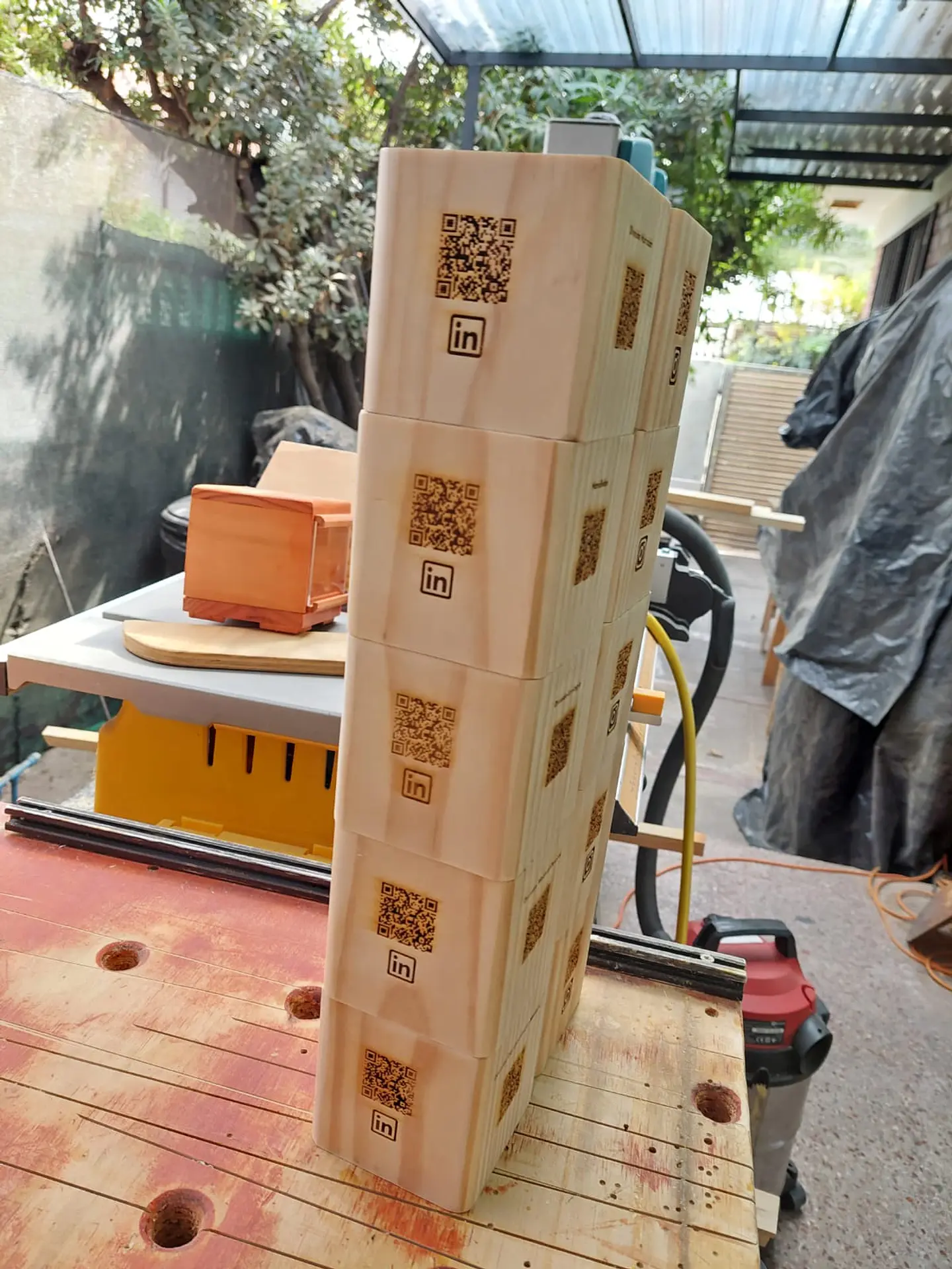 Cubo de Madera con Código QR  20