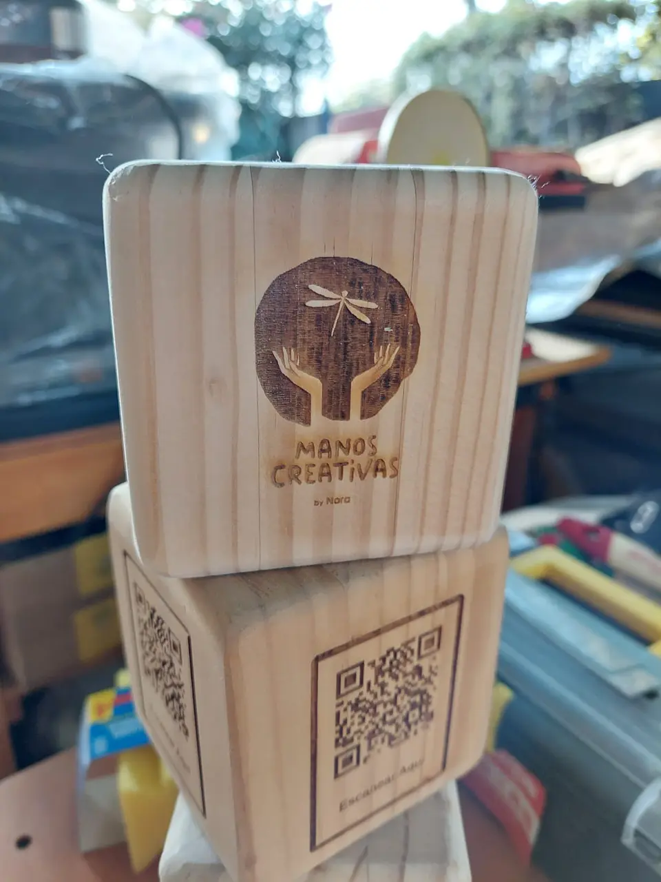 Cubo de Madera con Código QR 16