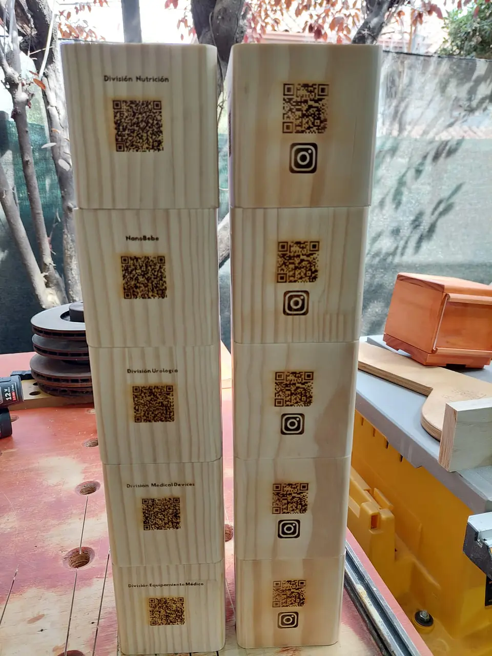 Cubo de Madera con Código QR 19