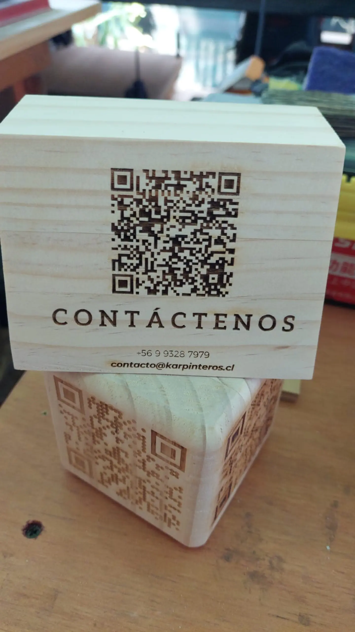Cubo de Madera con Código QR 22