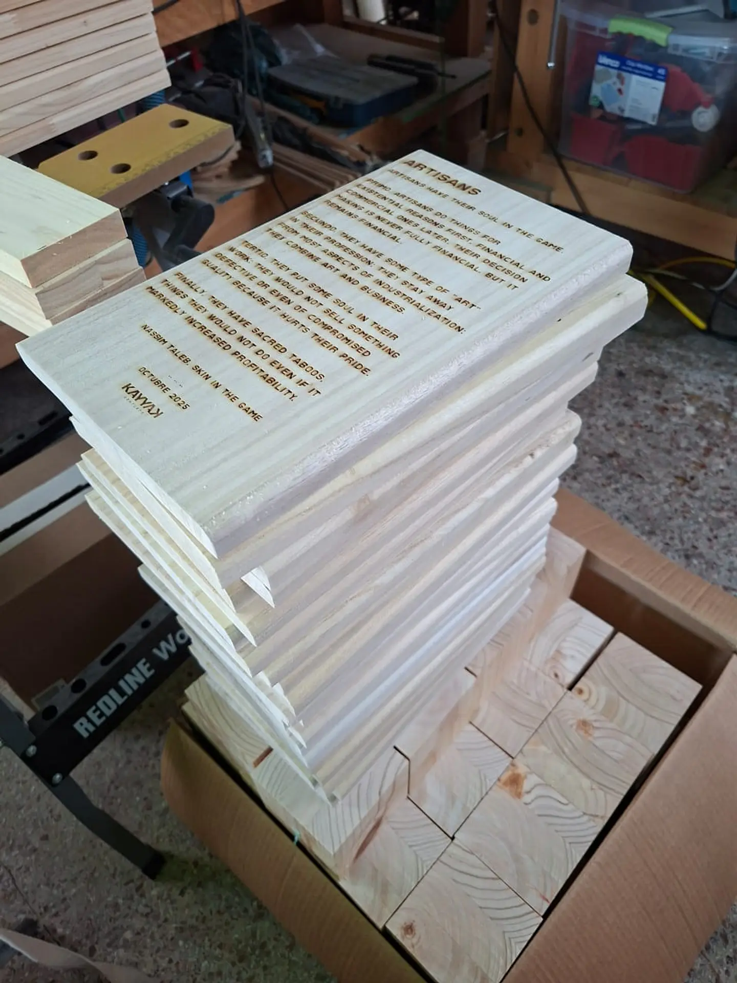 Cubo de Madera con Código QR 32