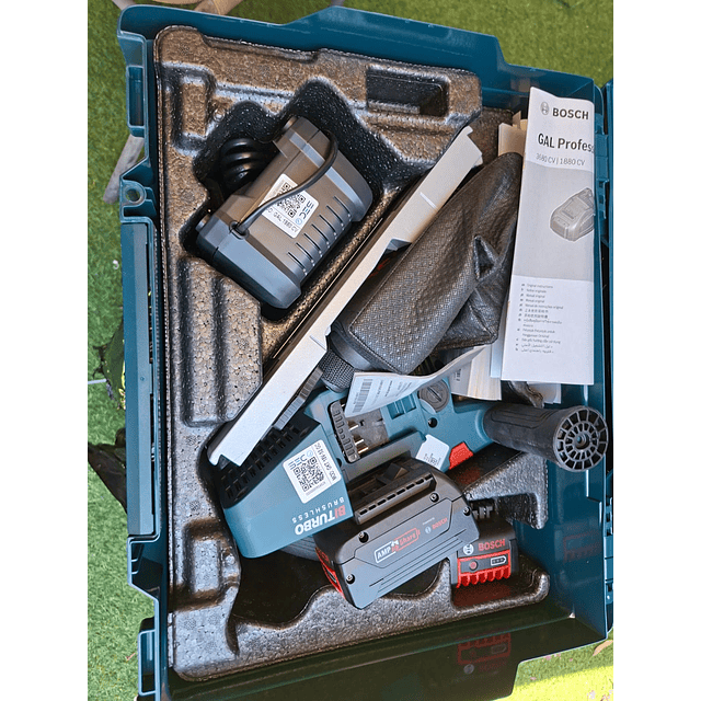 Sierra de Inmersión BOSCH  inalámbrica GKT 18V-52 GC 18V con 2 Baterías 4.0 A , Cargador 220 V y Caja Transporte