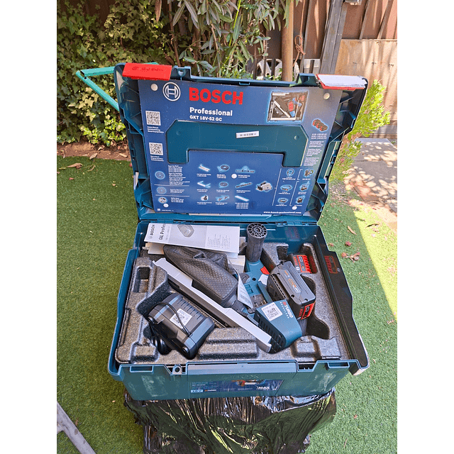 Sierra de Inmersión BOSCH  inalámbrica GKT 18V-52 GC 18V con 2 Baterías 4.0 A , Cargador 220 V y Caja Transporte