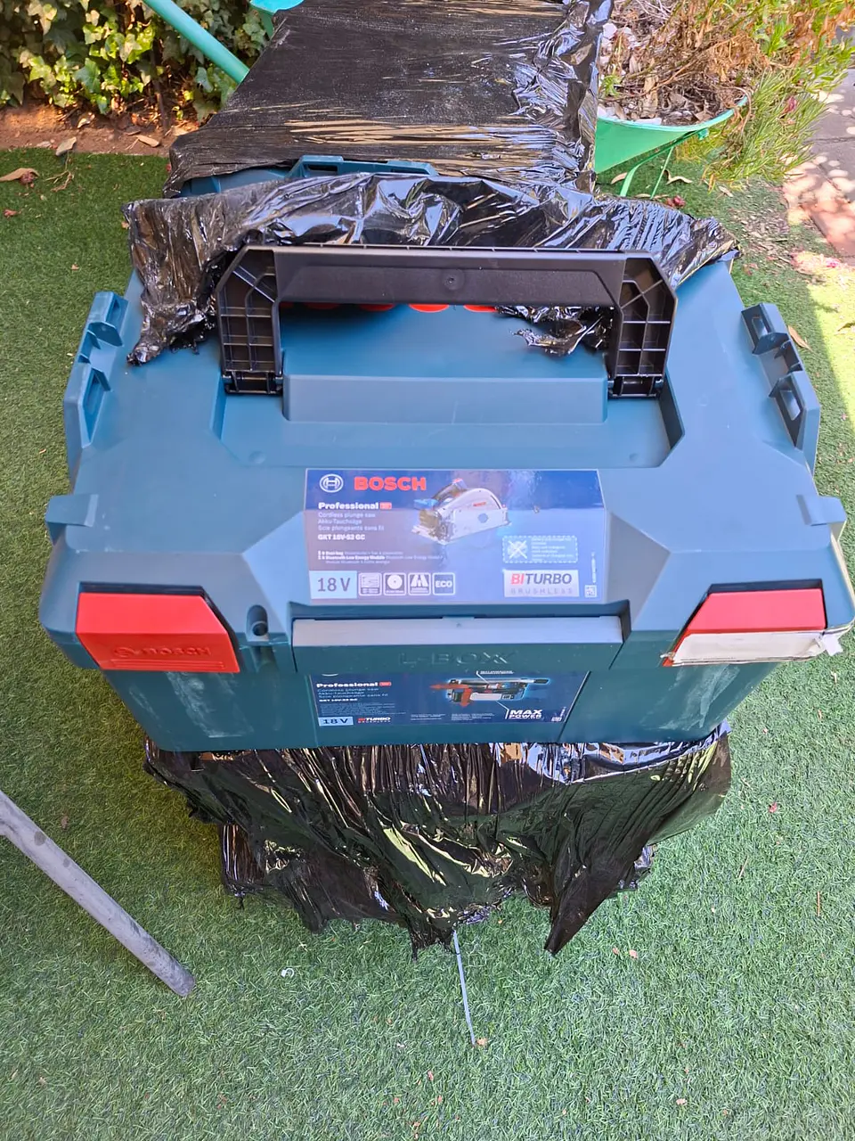 Sierra de Inmersión BOSCH  inalámbrica GKT 18V-52 GC 18V con 2 Baterías 4.0 A , Cargador 220 V y Caja Transporte 7