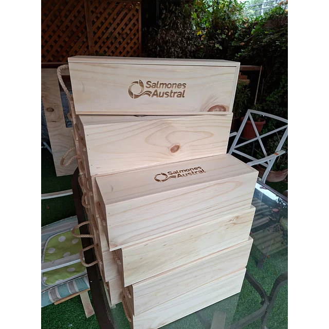 Caja Madera Botella Vino 750 cc tipo Dominó Sustentable grabada Láser.