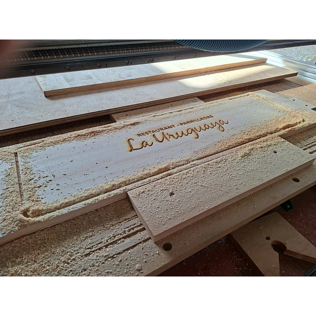 GRABADO Y CORTE LASER GRANDES FORMATOS