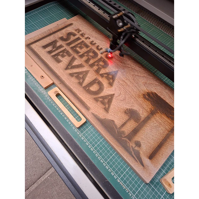 GRABADO Y CORTE LASER GRANDES FORMATOS