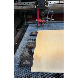 Sujetadores Imantados para  placas de madera en grabado Láser