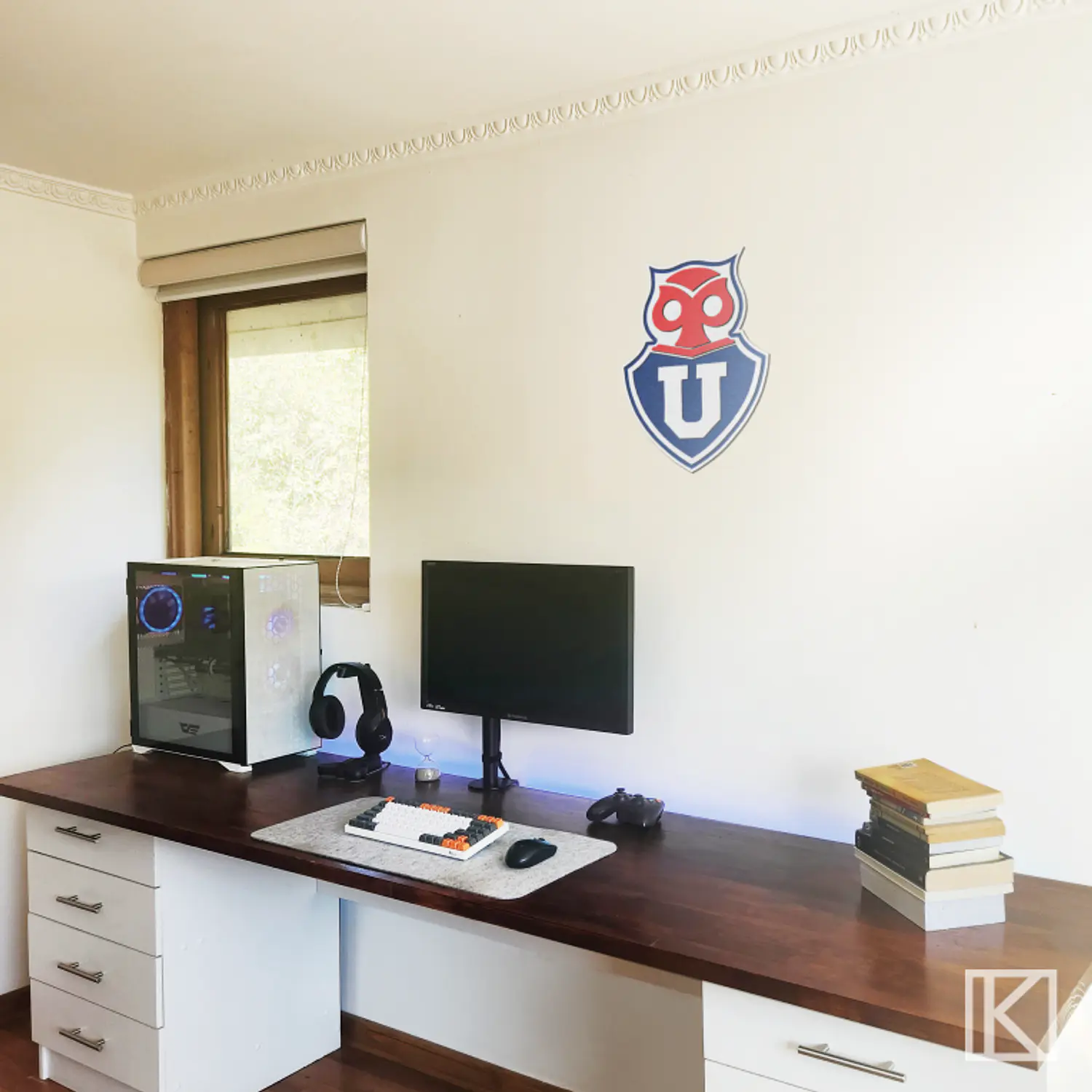 Escudo U. de Chile 4