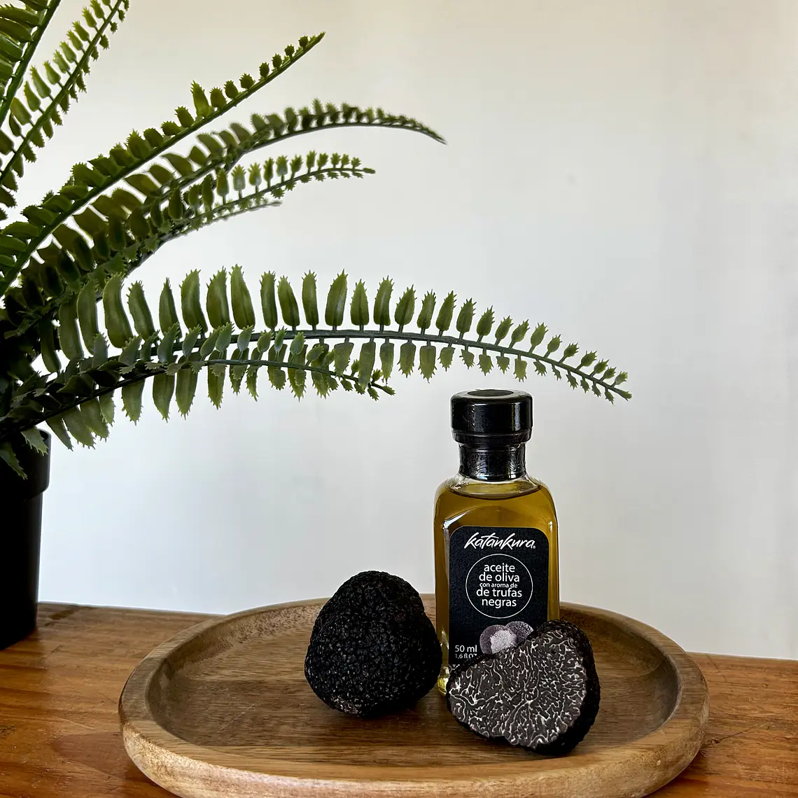 TRUFAS NEGRAS FRESCAS 30 GRS.  + ACEITE DE OLIVA CON AROMA DE TRUFAS NEGRAS 50 ML. - COPIA 1